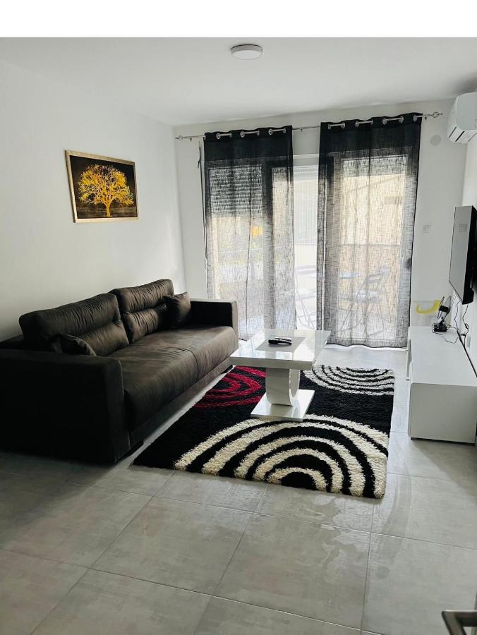Apartmani K&V Веліко-Ґрадіште Екстер'єр фото